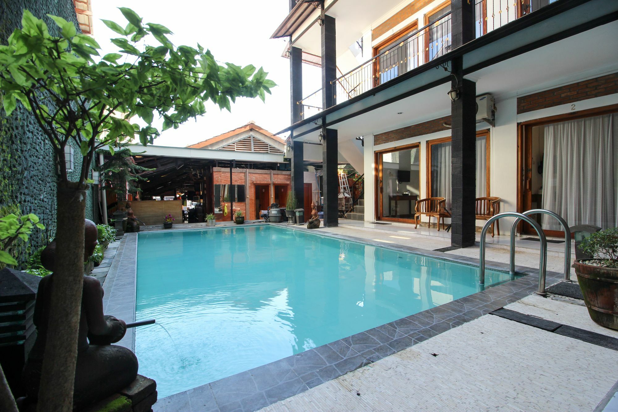Reddoorz Plus @ Prawirotaman 3 Yogyakarta Exterior photo